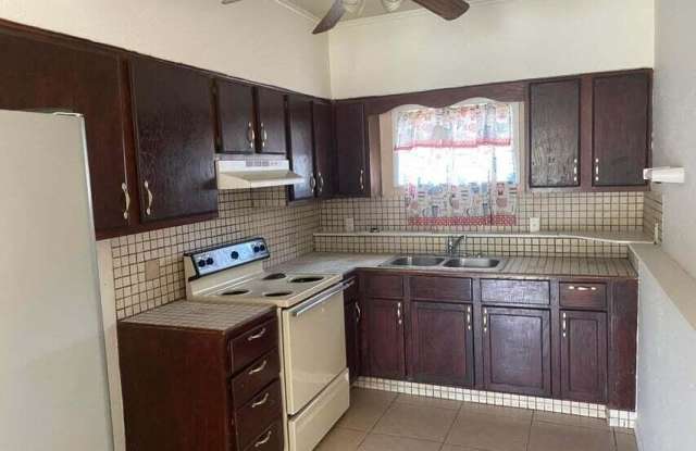 3010 Martin Street lot: B Gallery 4