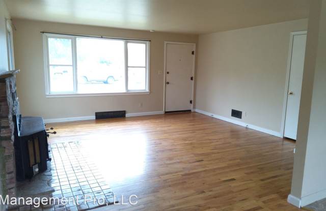 5707 W Gage Street Gallery 3