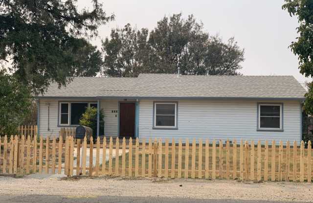 3 bed/2 ba house - Yuba City Gallery 1