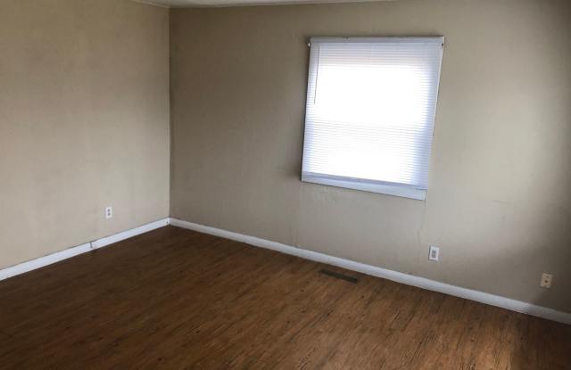 1221 Brentnell Avenue Gallery 3