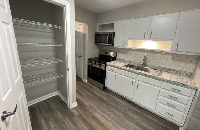 27796 Oregon Rd, Apt 13 Gallery 4