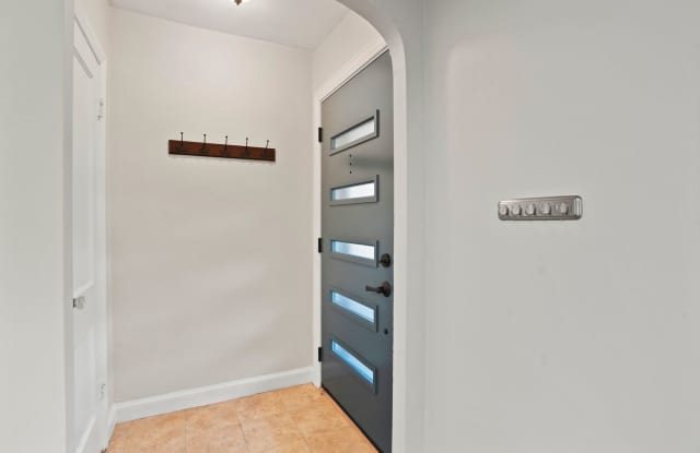 Brentwood Beauty photos photos