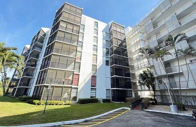 3401 N Country Club Dr photos photos