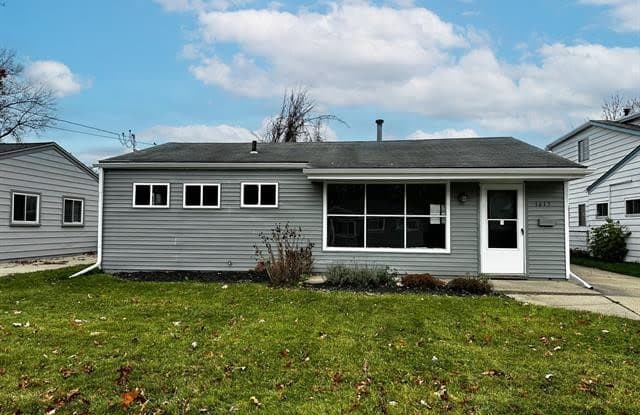 1615 E Greig Avenue - 1615 East Greig Avenue, Madison Heights, MI 48071