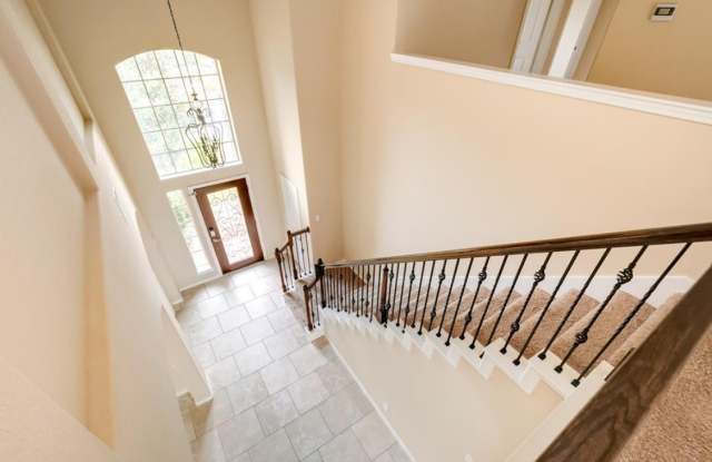 50 Vershire Circle Gallery 1
