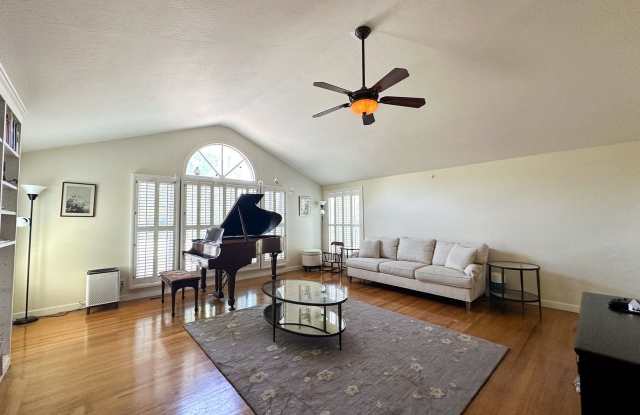 Single-Level Los Gatos Home with Expansive Living Space Gallery 4