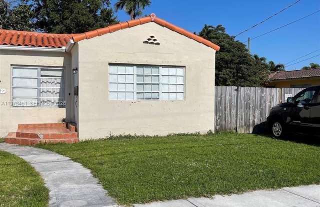 3127 SW 21st St photos photos