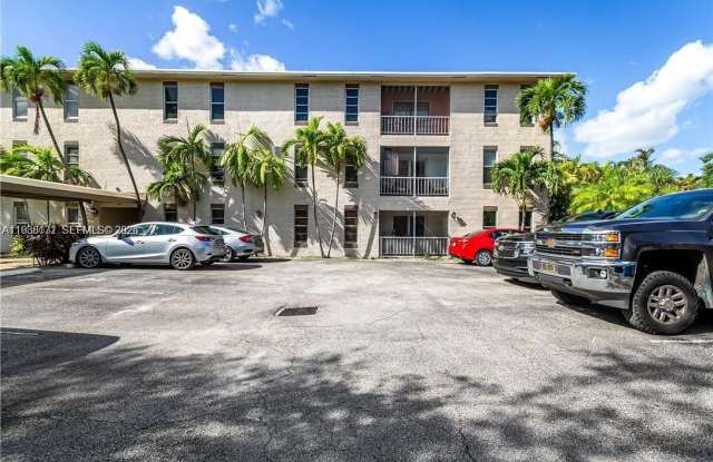 215 NE 16th Ave photos photos