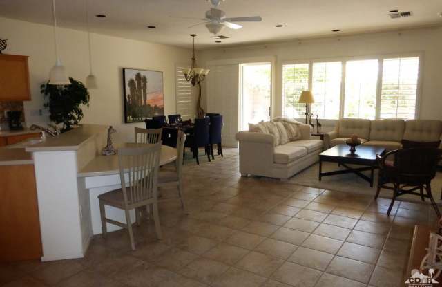 78739 Palm Tree Avenue Gallery 3
