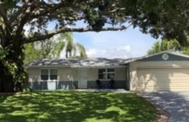 3 bedroom 2 bath home with screened in pool (coming soon) photos photos