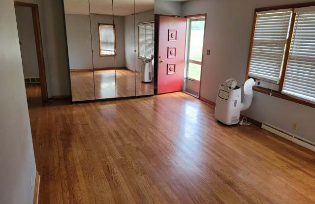 2853 W State Route 63 - House Gallery 3
