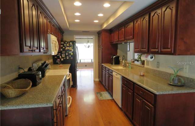 2943 WINDRIDGE DR Gallery 2