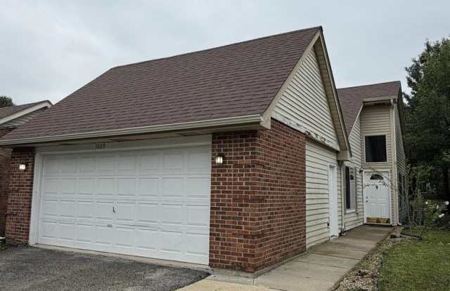 1009 PHEASANT RUN Lane Gallery 1