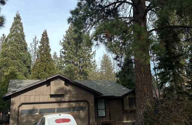 Updated SW Bend Home with Large Backyard! photos photos