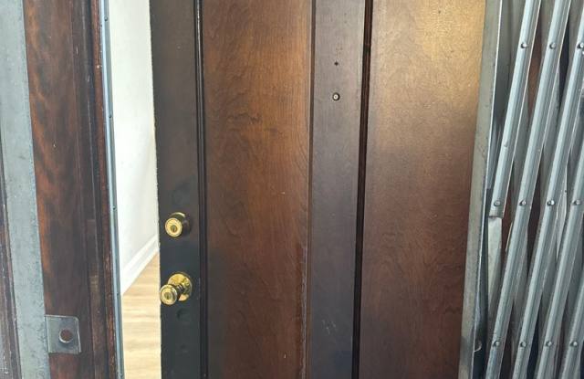 2 BED APARTMENTS AVAILABLE RENT STARTING AT $1,400.00 - 6629 South Greenwood Avenue, Chicago, IL 60637