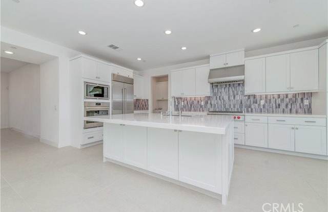 26208 Meadow Drive Gallery 4
