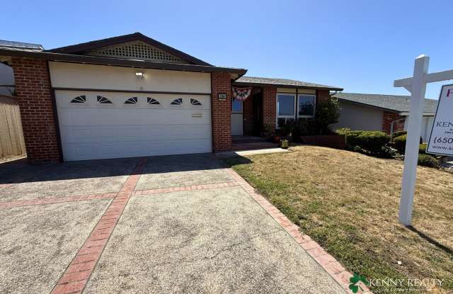 Large 4 Bedroom, 2 Bathroom Home with 2 Car Garage photos photos