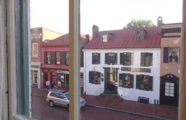 216 MAIN ST Gallery 2