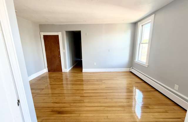 39 Pawtucket Street Gallery 2