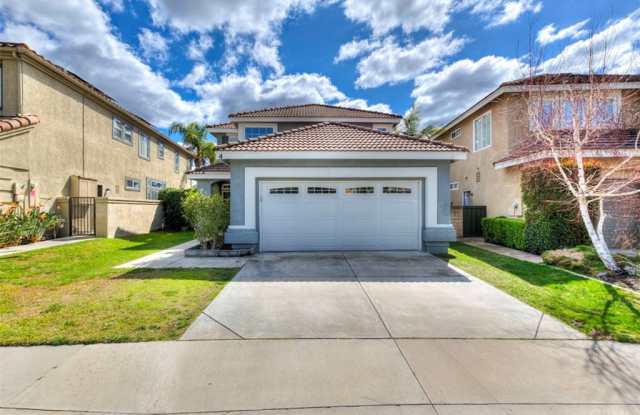 4 Saint Annes - 4 Saint Annes, Rancho Santa Margarita, CA 92679