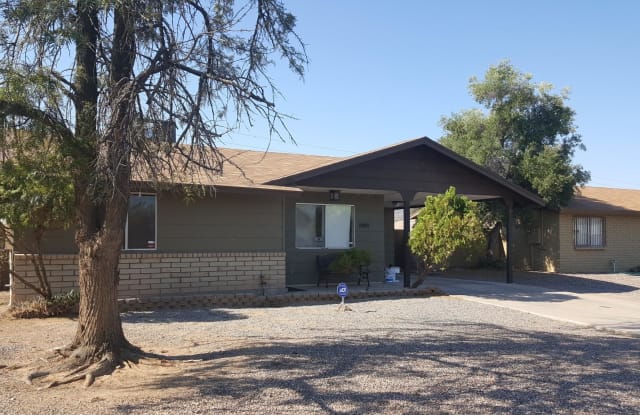 4707 E SAINT CHARLES Avenue - 4707 East Saint Charles Avenue, Phoenix, AZ 85042
