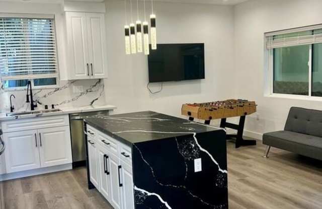 8854 Cashio St unit: Adu photos photos