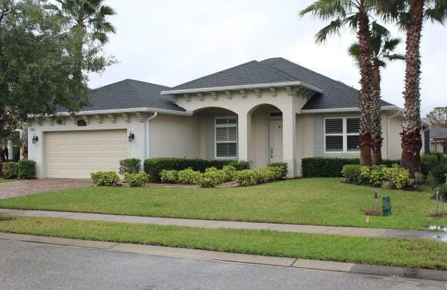 Fully furnished, large, newer home. 3 bed 2 bath Gallery 1