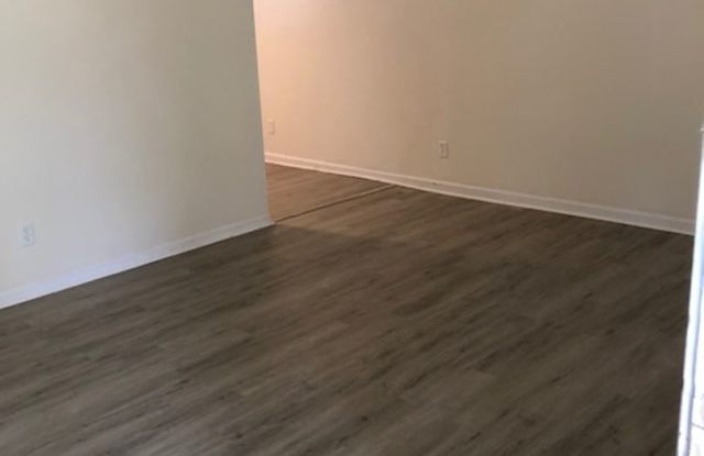 2 bed 1 bath duplex in Watkinsville, Oconee County! Gallery 4