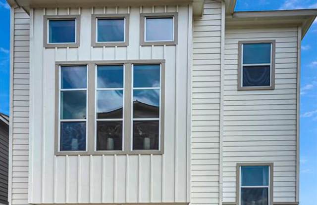 1821 Crestdale Drive Gallery 3
