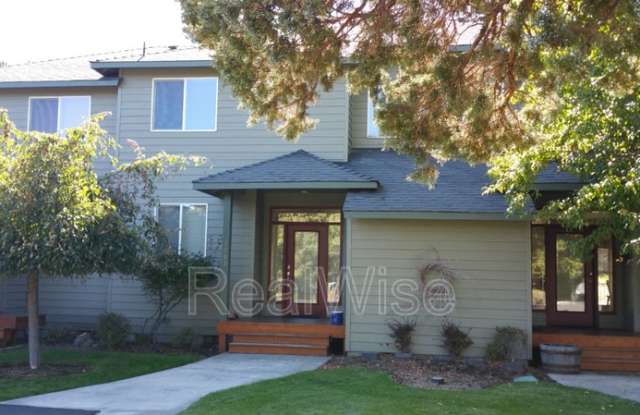 1085 Golden Pheasant Dr photos photos