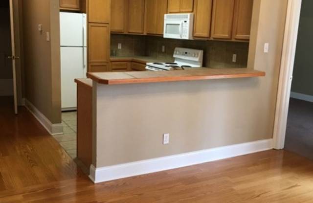 2br/2ba H/C with washer dryer Gallery 3