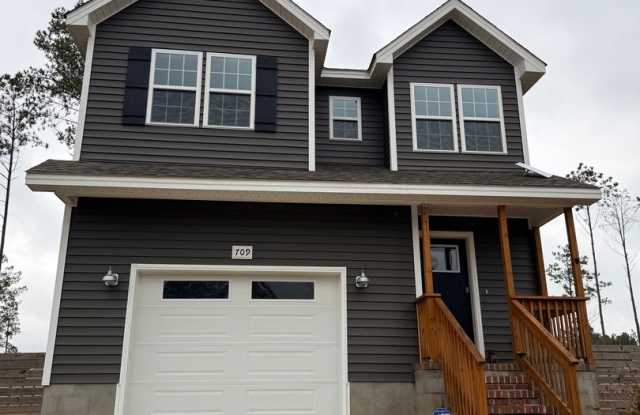 Now available for rent in McLean’s Landing! - 709 Gridiron Way, Moore County, NC 28326