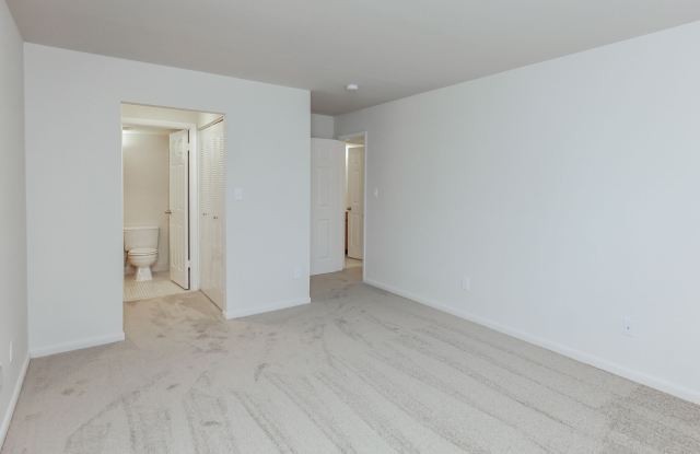Old Orchard Apartments Gallery 4