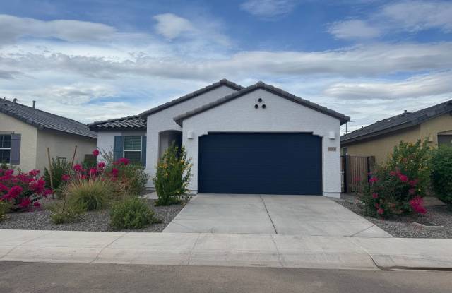 SINGLE LEVEL HOME IN MIDDLE VISTA photos photos
