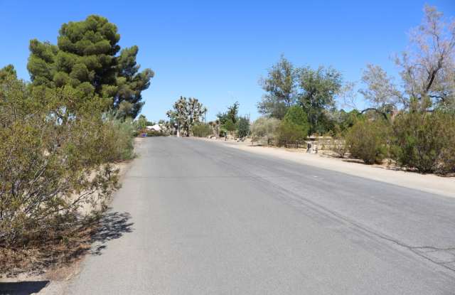 Property for Rent – 19275 Symeron Road, Apple Valley, CA 92307 photos photos