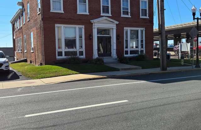 100 MARKET photos photos