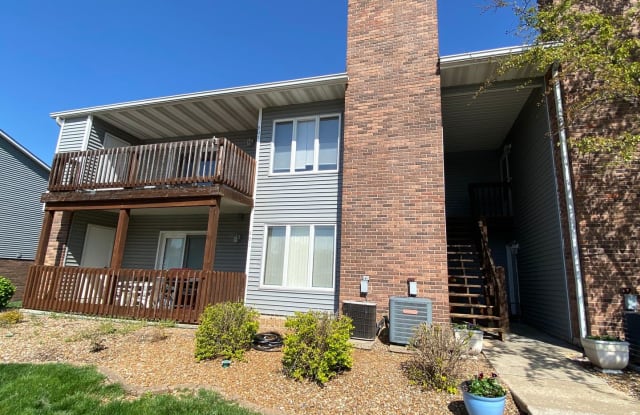 905 King Dr - 905 King Drive, St. Charles, MO 63303