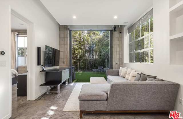 710 N Orlando Ave photos photos