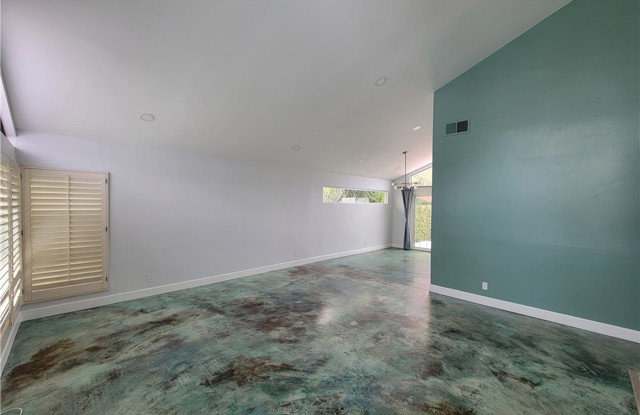 8 Hidalgo Gallery 3