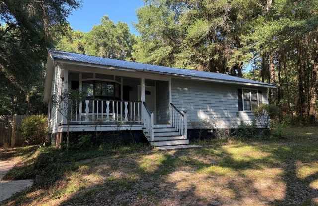1001 Caroline Avenue - 1001 Caroline Avenue, Daphne, AL 36526