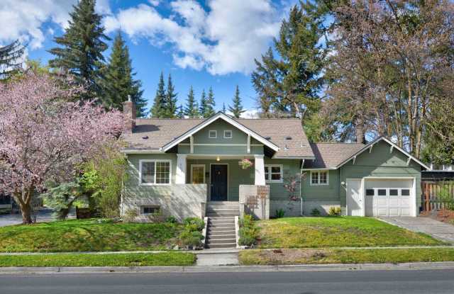 Beautiful Craftsman Bungalow on the edge of the Historic Fort Russell Dristrict photos photos
