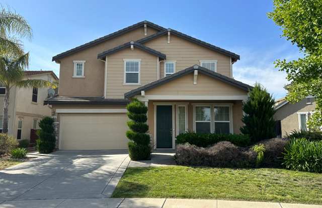 WONDERFUL BRENTWOOD FAMILY HOME! IDEAL CUL DE SAC LOCATION! photos photos