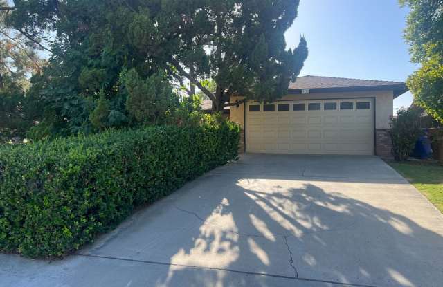 SW Area Home For Rent - 4313 Rosewall Street, Bakersfield, CA 93313