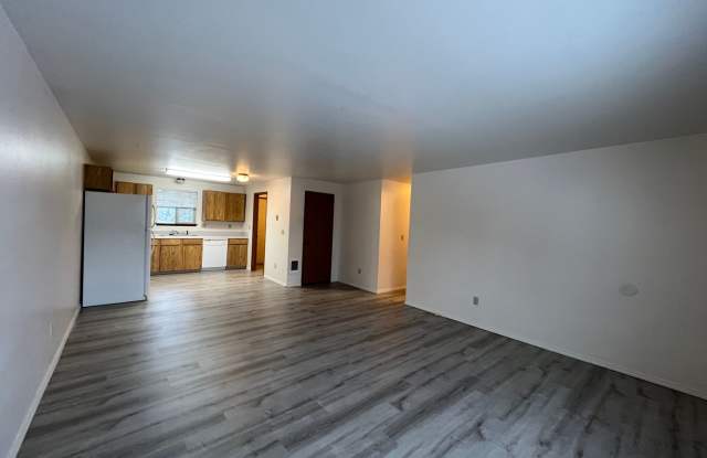 Duplex off of 48th Ave! Gallery 1