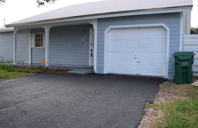 15108 SW 140th Pl - 15108 Southwest 140th Place, Country Walk, FL 33186
