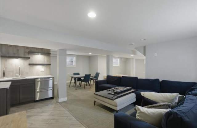 1828 West Berenice photos photos