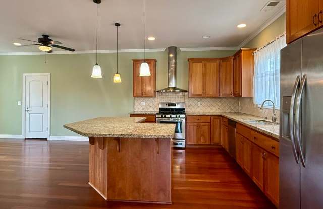 Beautiful Victorian Townhome in Historic 'Old Quad' Area of Santa Clara Gallery 3