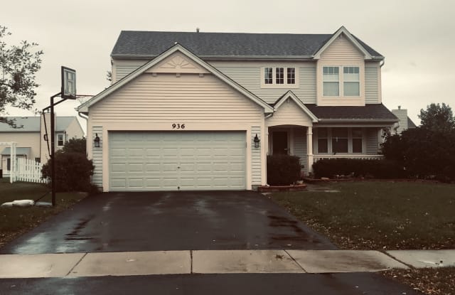 936 John Friend Drive - 936 John Friend Drive, Naperville, IL 60540