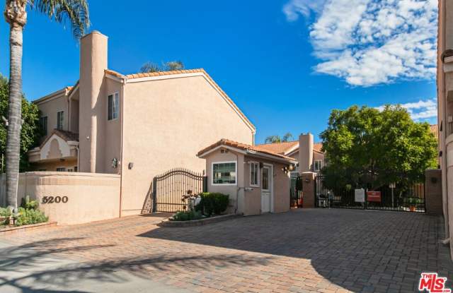 5200 White Oak Ave unit: 36 photos photos