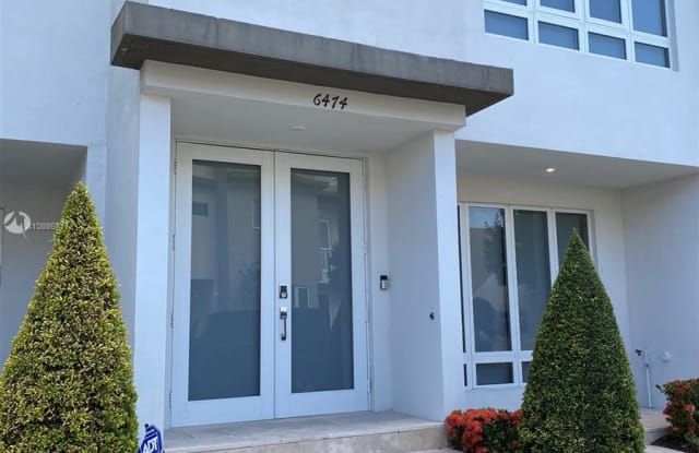 6474 NW 103rd Psge - 6474 Northwest 103rd Passage, Doral, FL 33178